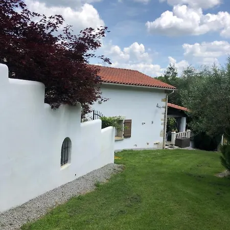 La Maison Des Vallees Guest house